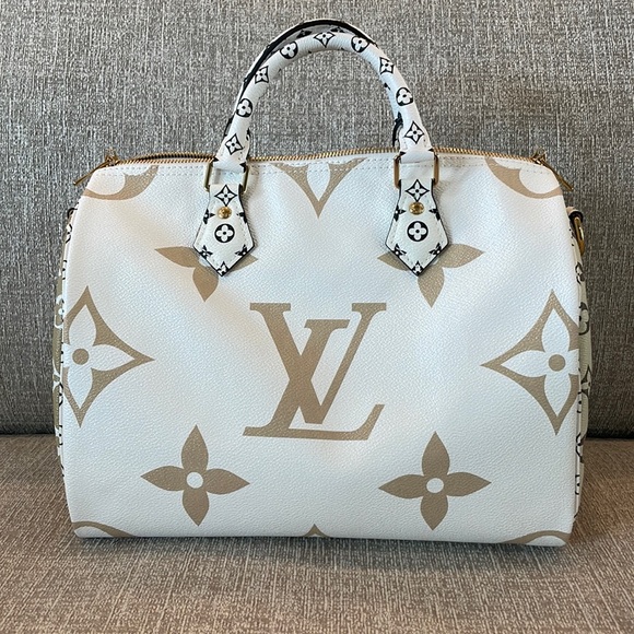 Louis Vuitton Giant Speedy 30 - Picture 1 of 11